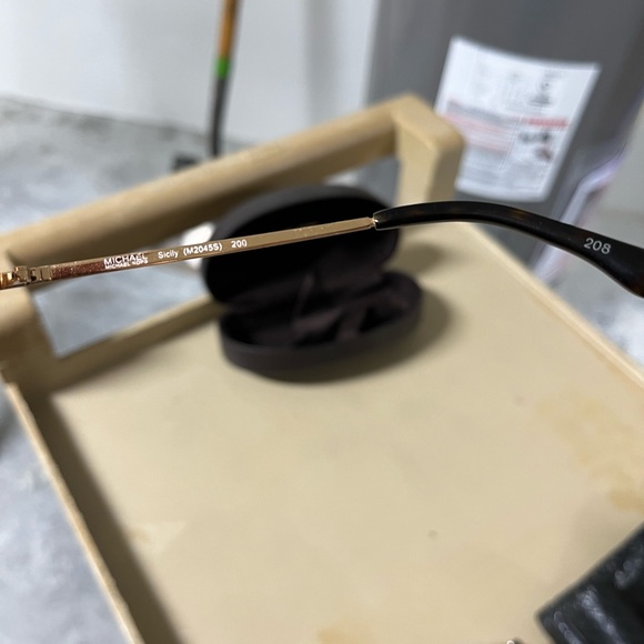 Michael Kors Aviator Sunglasses - Picture 5 of 5